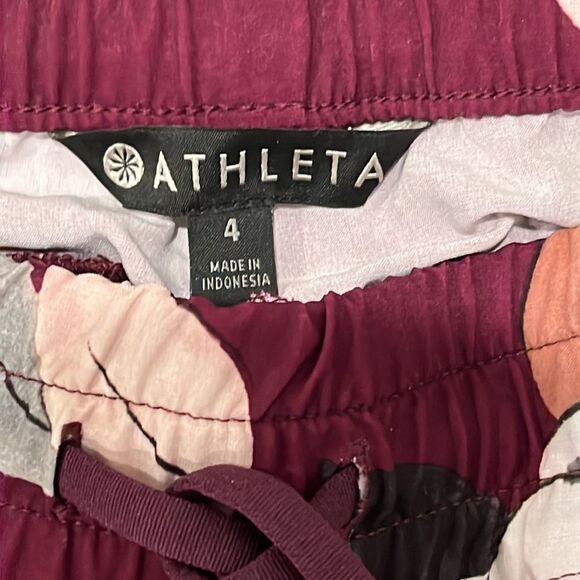 Nwot Athleta floral shorts - Picture 6 of 7